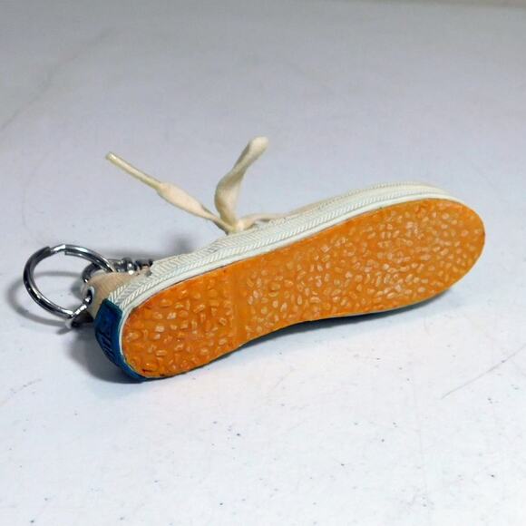 Vintage Keds Right Shoe Keychain White Beige 4 Inch - Picture 6 of 6